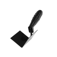 Кельма угловая ЛОМ, внутренняя, 60х60х80 мм, сталь, порошковая окраска, пластиковая рукоятка Кельма угловая ЛОМ, внутренняя, 60х60х80 мм, сталь, порошковая окраска, пластиковая рукоятка