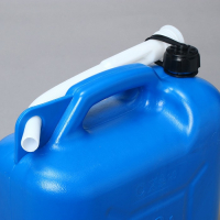 Канистра ГСМ &laquo;Звезда&raquo;, 10 л, с заливным устройством, крышка МИКС