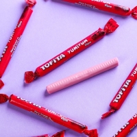 Конфеты жевательные &laquo;Ты самая особенная&raquo;, вкус: вишня, 40,2 г. (6 шт. х 6,7 г.)