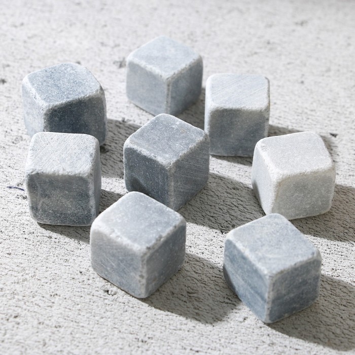 Новогодний подарочный набор косметики &laquo;Лучшему из лучших&raquo;, гель для душа во флаконе виски 250 мл и камни для виски, Новый Год