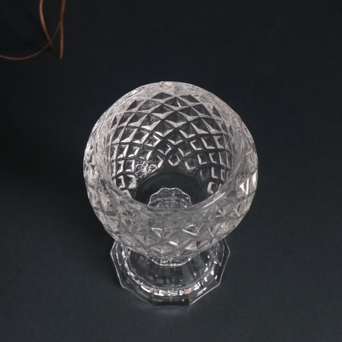 Подсвечник стекло на 1 свечу d=3 см "Ромбы" прозрачный 8х8х11 см