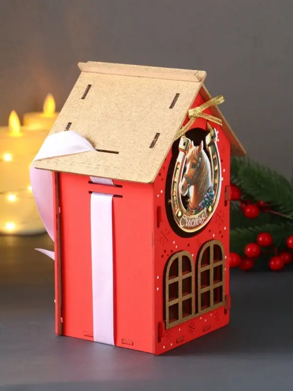Шкатулка "Новогодний домик" с магнитом, 13,5х11,5х21 см, красный