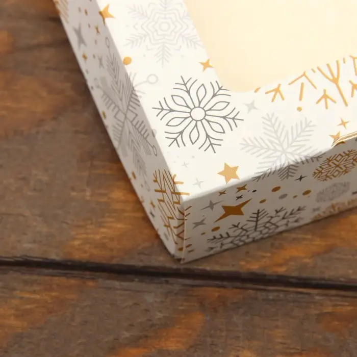 Коробка складная &laquo;Снежинка&raquo;, 20&times;12&times;4 см с окном