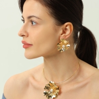 Набор 2 предмета: серьги, колье &laquo;Цветок&raquo; бусина, белый в золоте, d=14 см