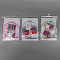 Набор для вышивания крестиком: канва без рисунка 30 &times; 20 см, нитки 20 шт, пяльцы d = 18 см, иглы 6 шт, шпульки 10 шт, цвет МИКС