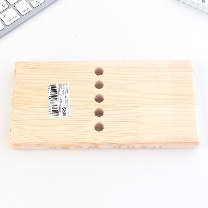 Подставка для телефона &laquo;Hard Work&raquo;, дерево, 21,7 х 20 х 11 см