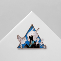 Значок &laquo;Япония&raquo; девушка с птицей, цветной в золоте