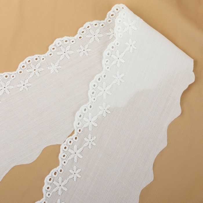 Кружево шитьё, 80 мм &times; 13 &plusmn; 1 м, цвет белый