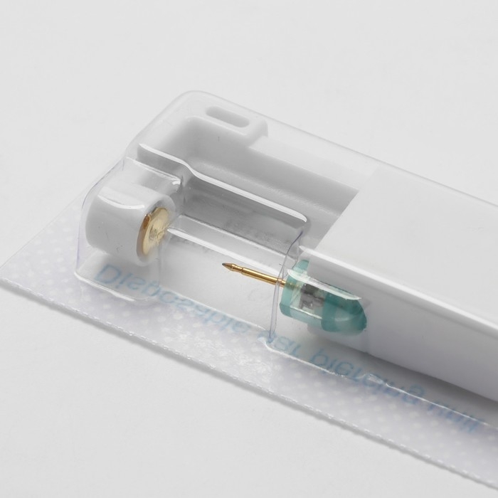 Пистолет одноразовый для пирсинга, серьга в комплекте «Звезда», 4 мм, цвет белый в золоте Пистолет одноразовый для пирсинга, серьга в комплекте «Звезда», 4 мм, цвет белый в золоте