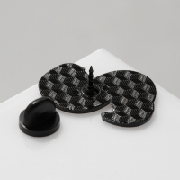 Новый год! Символ года 2025! Значок &laquo;Змейка&raquo; травянистая, цвет зелёный в чёрном металле