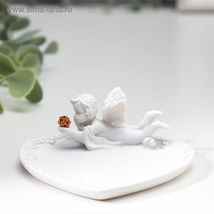 Сувенир полистоун подставка для колец Сувенир полистоун подставка для колец "Белоснежный ангел с красным шаром" МИКС 3х8,6х8,2 см 483871