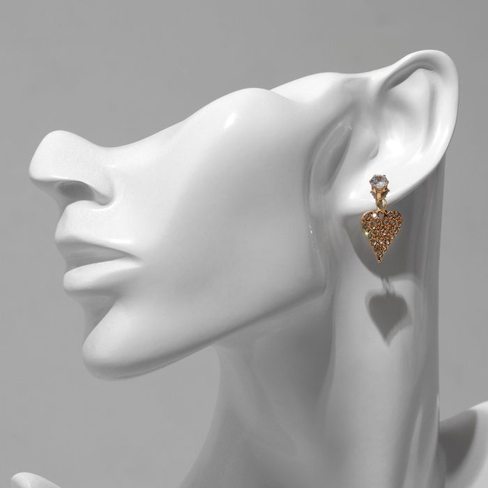 Серьги со стразами &laquo;Сердце&raquo; изящное, цвет белый в золоте