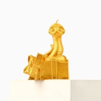 Свеча новогодняя &laquo;Змейка с подарком&raquo;, на Новый год, золотая 77 х 61 х 35