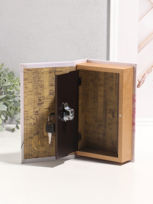 Сейф-книга дерево кожзам "Её мечта" 3D тиснение 21х13х5 см