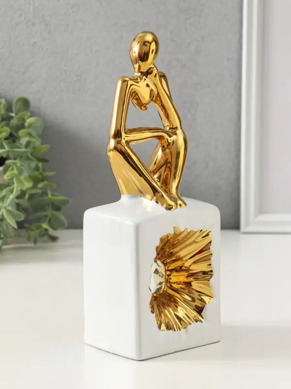 Сувенир керамика "Задумчивый человек" белый с золотом 7х9,5х26 см