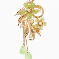 Брошь с жемчугом "Цветы", цвет светло-зеленый в золоте