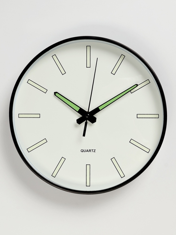 Часы настенные интерьерные &laquo;Классика&raquo;, плавный ход, светящиеся, d-25 см