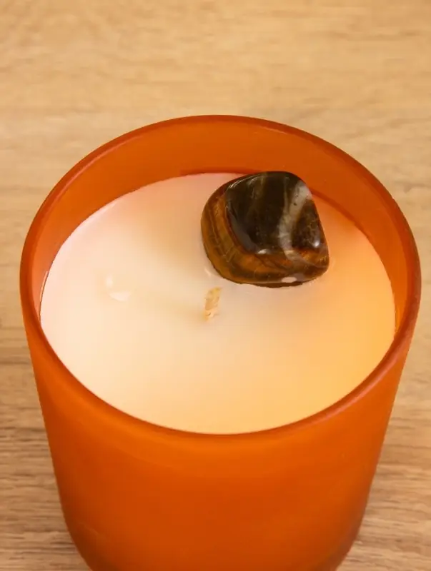 Свеча в стекле с камнем Manifest пачули 200 гр соевый воск