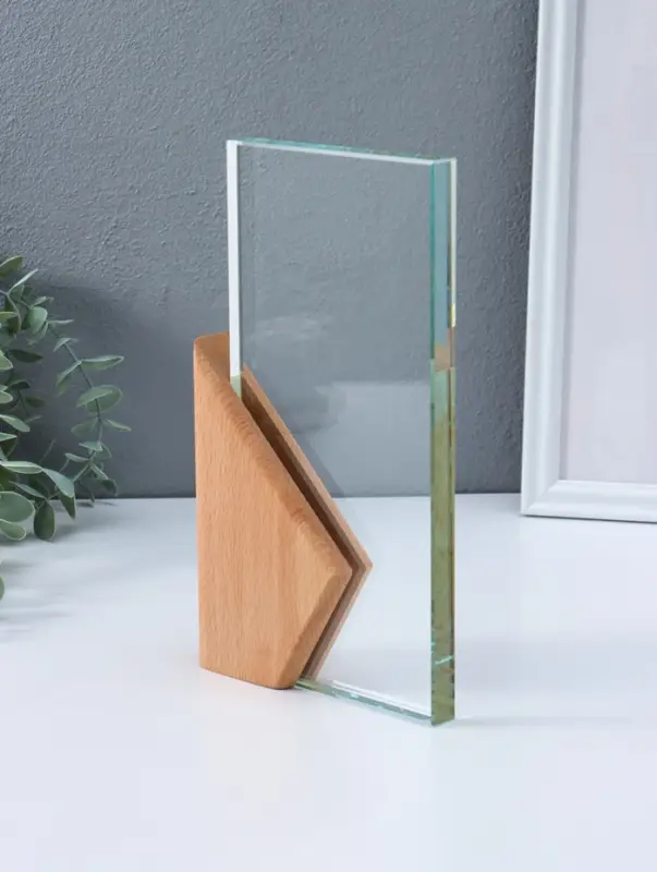 Стела наградная стекло, дерево "Геометрия" верх 23х11,5 см низ 15х9,3 см 3,5х13х23 см