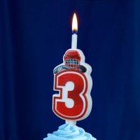 Свеча в торт &laquo;Хоккейная&raquo;, цифра 3, красная