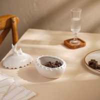 Конфетница керамическая SL Home &laquo;Пасхальные кролики&raquo;, 15,5&times;12&times;16 см, цвет белый