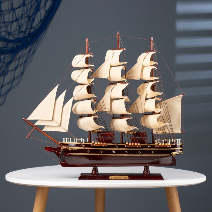 Корабль сувенирный &laquo;Бреслау&raquo;, трёхмачтовый, под тёмное дерево, паруса бежевые, 49х43х8 см