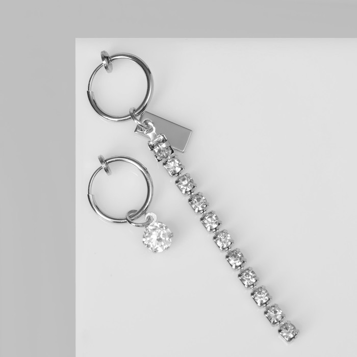 Серьги со стразами «Блум» асимметрия, цвет белый в серебре Серьги со стразами «Блум» асимметрия, цвет белый в серебре