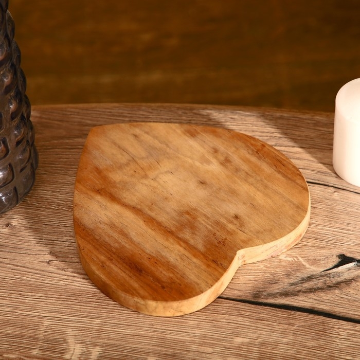 Доска разделочная "Сердце" 20х20х2 см, тиковое дерево