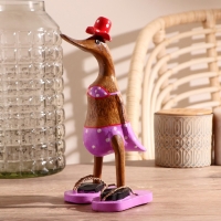 Сувенир дерево "Утка в лиловом купальнике и сланцах" 13х9х27 см Сувенир дерево "Утка в лиловом купальнике и сланцах" 13х9х27 см