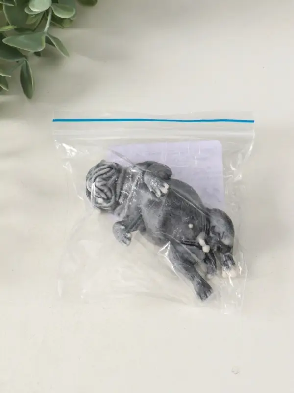 Сувенир "Бульдог лежит на спине" 3,5 см