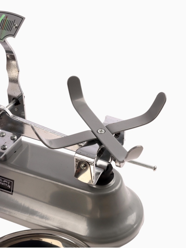 Весы лабораторные, с набором гирь 2000 г.