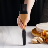 Кисть Доляна &laquo;Макота&raquo;, силикон, 23,5 см, цвет чёрный