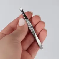 Пинцет скошенный, узкий, 9 см, в футляре, МИКС