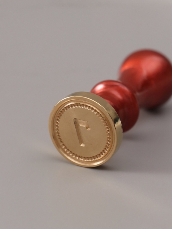 Печать для сургуча с пластиковой ручкой Печать для сургуча с пластиковой ручкой "Классика цифра 7" 2,5х2,5х6,3 см