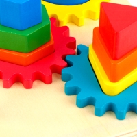 Деревянная пирамидка &laquo;Шестерёнка&raquo; 23,5 &times; 23,5 &times; 8 см