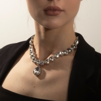 Колье &laquo;Драгоценность&raquo; капля, цвет белый в серебре, 34 см