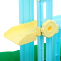 Парковка &laquo;Безумные гонки&raquo;, в рюкзаке