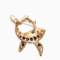 Брошь &laquo;Кит галиотис&raquo;, зелёная в золоте