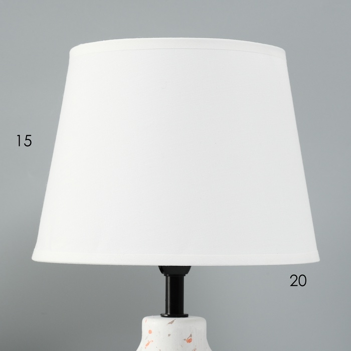 Лампа настольная "Каламбур" 1х40Вт Е14 белый 20х20х32см