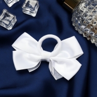 Резинка для волос бант "Школьница" блеск галант, 8х4 см, белый Резинка для волос бант "Школьница" блеск галант, 8х4 см, белый