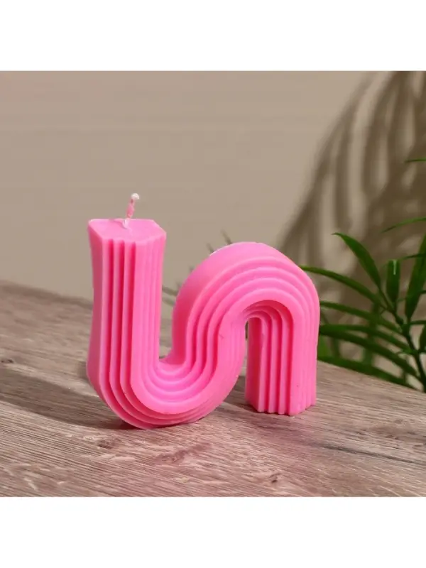 Свеча "S" 8х3х9 см, соевый воск