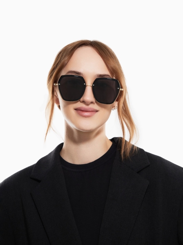 Очки солнцезащитные uv 400, дужка 13 см, ширина 12.6 см, линза 5.6&times;5.5 см