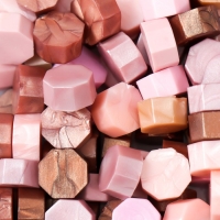 Сургуч в гранулах в коробочке "Восьмигранник" розовый вечер 30 гр 2,4х5,5х7 см Сургуч в гранулах в коробочке "Восьмигранник" розовый вечер 30 гр 2,4х5,5х7 см