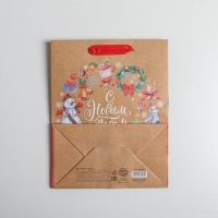 Пакет подарочный новогодний крафтовый вертикальный &laquo;Венок&raquo;, MS 18 х 23 х 10 см, Новый год