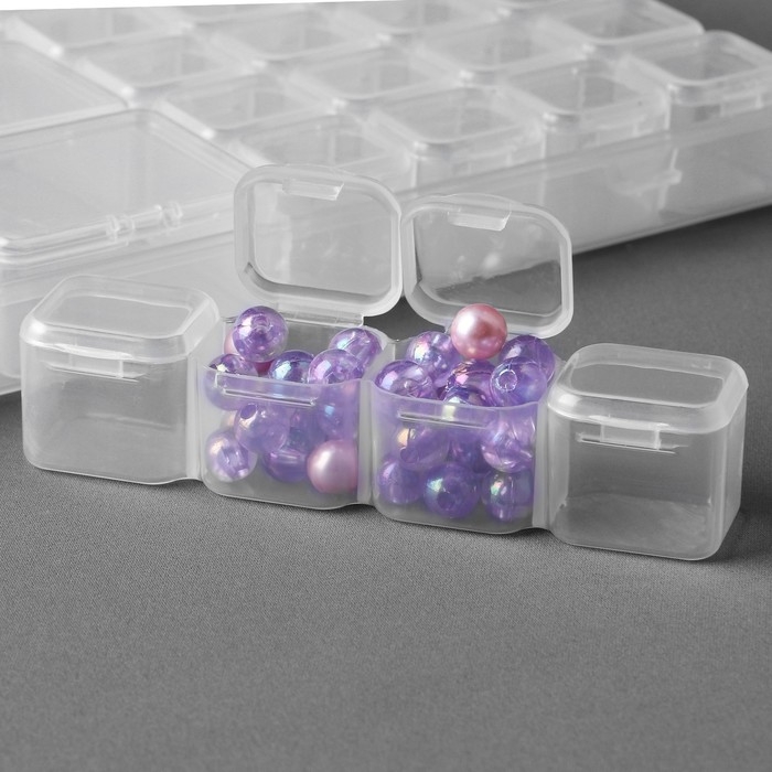 Набор контейнеров для рукоделия, 8 шт, 4,5 &times; 3,6 &times; 2 см, 7 органайзеров по 4 отделения, с наклейками, в контейнере, 21 &times; 17 &times; 2,8 см