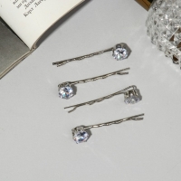 Невидимка для волос "Кварта" (набор 4 шт) круглые стразы, 5,5 см, серебро Невидимка для волос "Кварта" (набор 4 шт) круглые стразы, 5,5 см, серебро