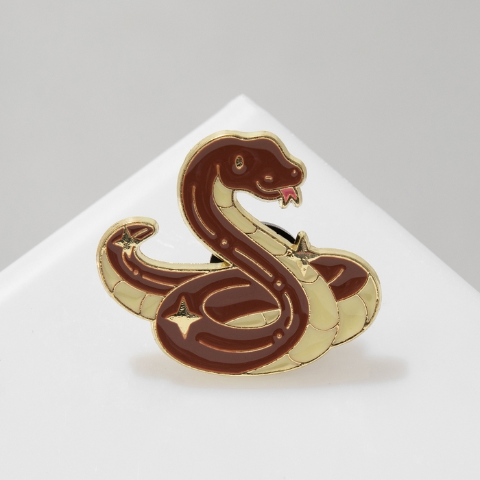 Новый год! Символ года 2025! Значок &laquo;Змейка&raquo; добрая, цвет коричневый в золоте
