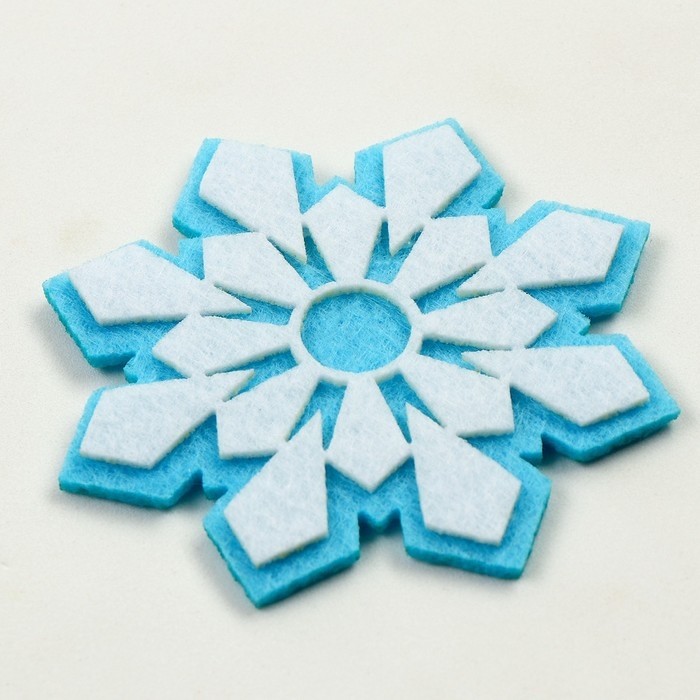 Новый год! Набор фетровых деталей для декора &laquo;Снежинки&raquo; набор 3 шт., размер 1 шт. &mdash; 7,5 см, двусторонний скотч