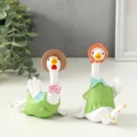 Сувенир полистоун "Гусь и гусыня в зелёных нарядах" набор 2 шт 6х11х11,7 см