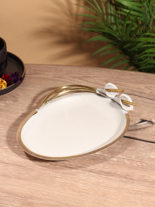 Блюдо сервировочное овальное "Белые цветы каллы" белое с золотом, нерж. сталь 24х17,5х4 см   1043955